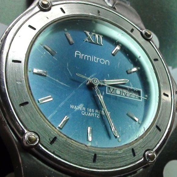 Armitron Men's Watch 1980s Working Time and Date Vintage Strong Made - Picture 2 of 8